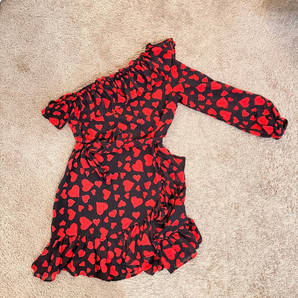 One-Shoulder Dress with Red Heart Pattern